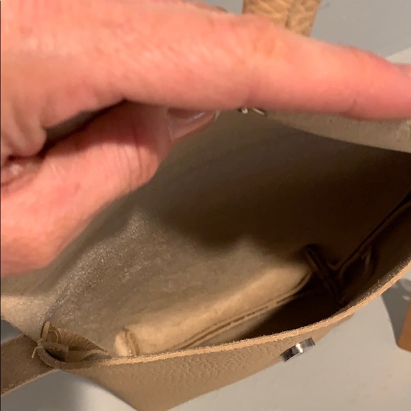 hello 3aM Tan Pebble Leather Crossbody Purse NWT - Picture 8 of 11